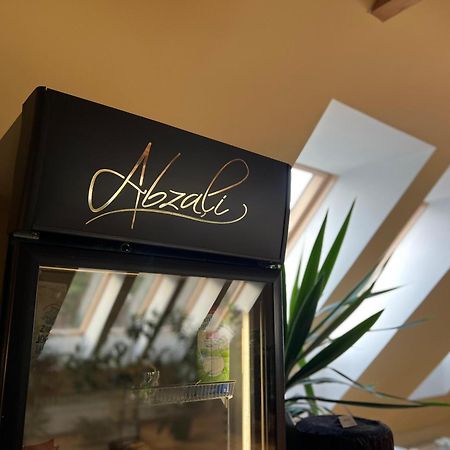 Abzali Hotel And Restaurant With Self Check-In อาดาชิ ภายนอก รูปภาพ