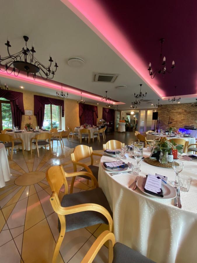 Abzali Hotel And Restaurant With Self Check-In อาดาชิ ภายนอก รูปภาพ