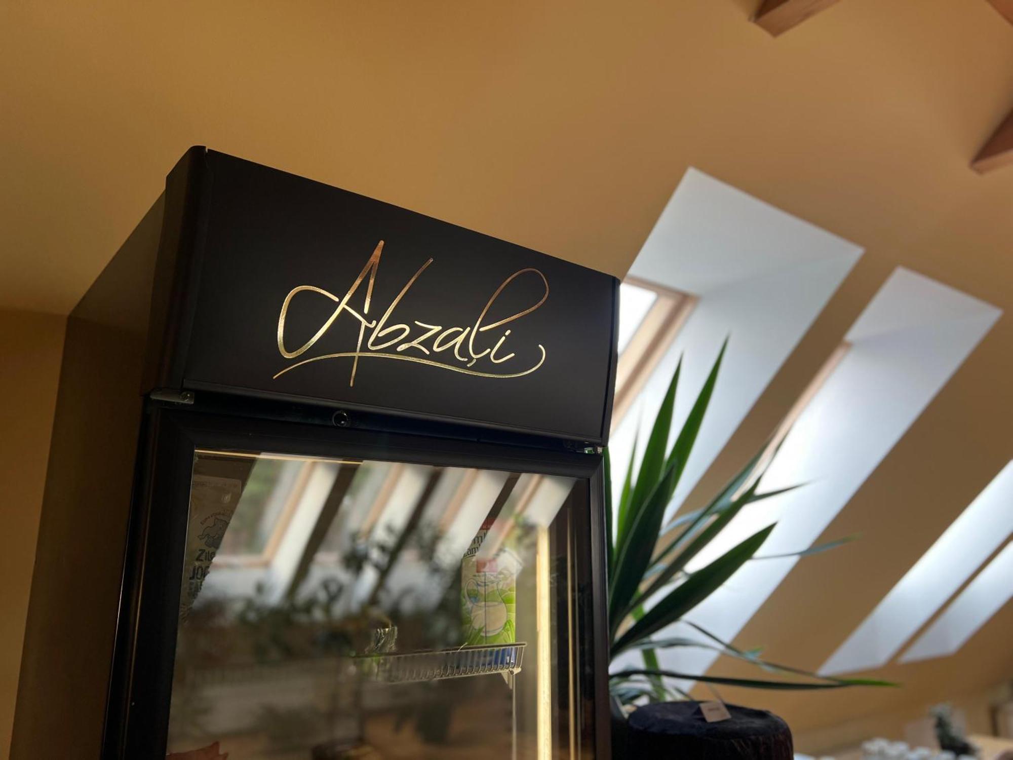 Abzali Hotel And Restaurant With Self Check-In อาดาชิ ภายนอก รูปภาพ