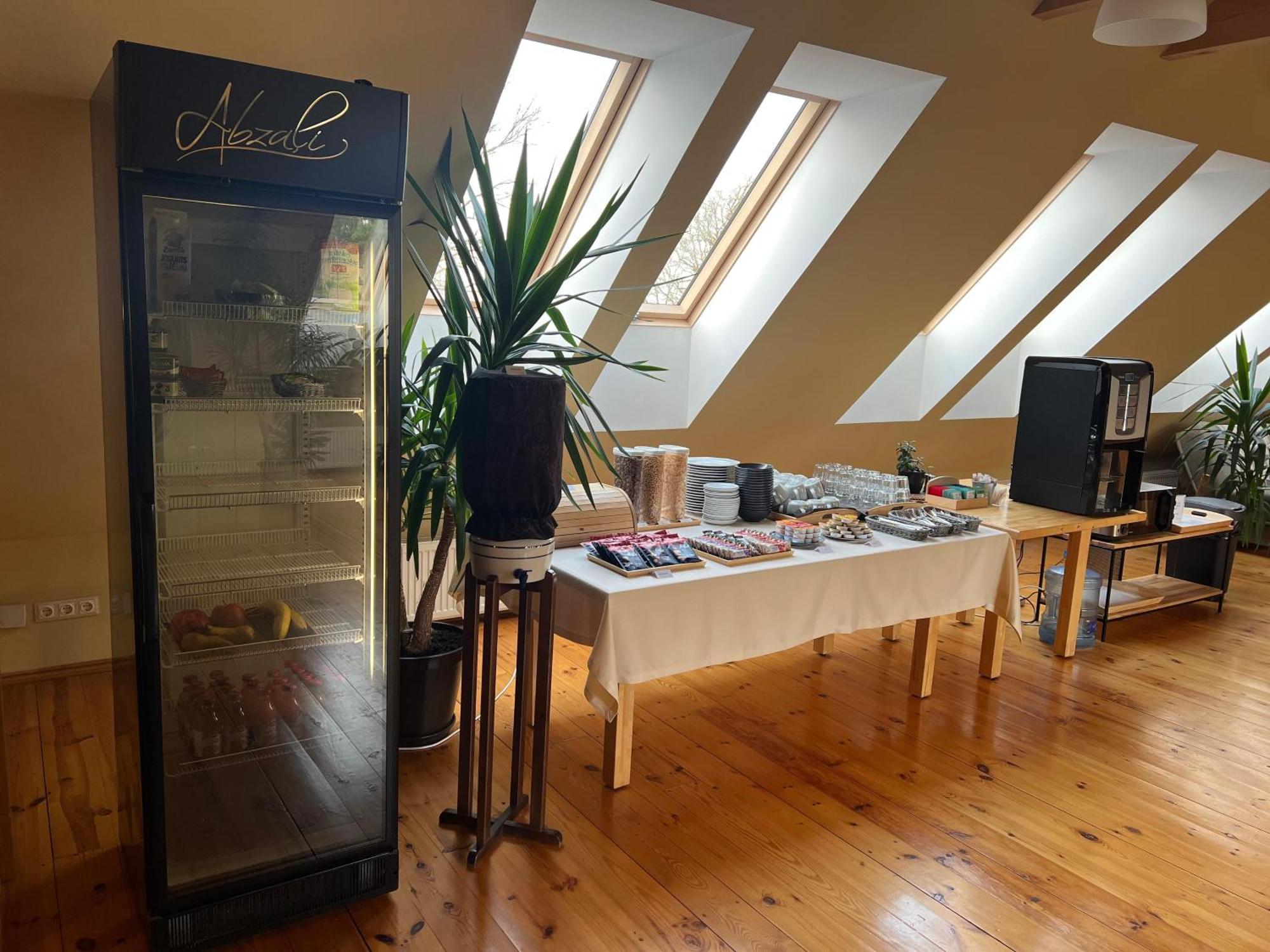 Abzali Hotel And Restaurant With Self Check-In อาดาชิ ภายนอก รูปภาพ